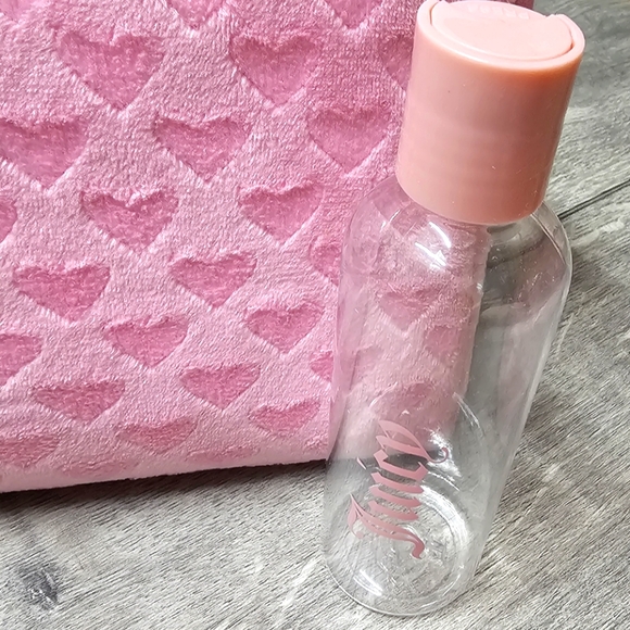 Juicy Couture Pink Soft Velour Heart Toiletry Bag Includes Juicy Couture Bottle - Picture 5 of 11